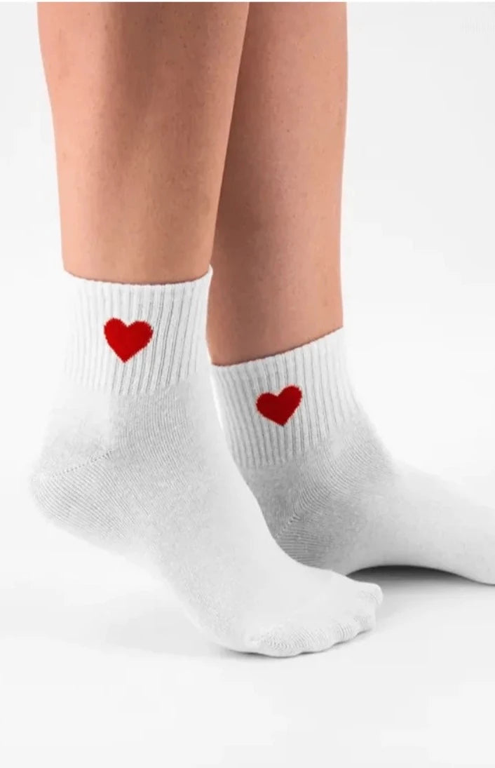 Weiße und rote Herz lange Socken