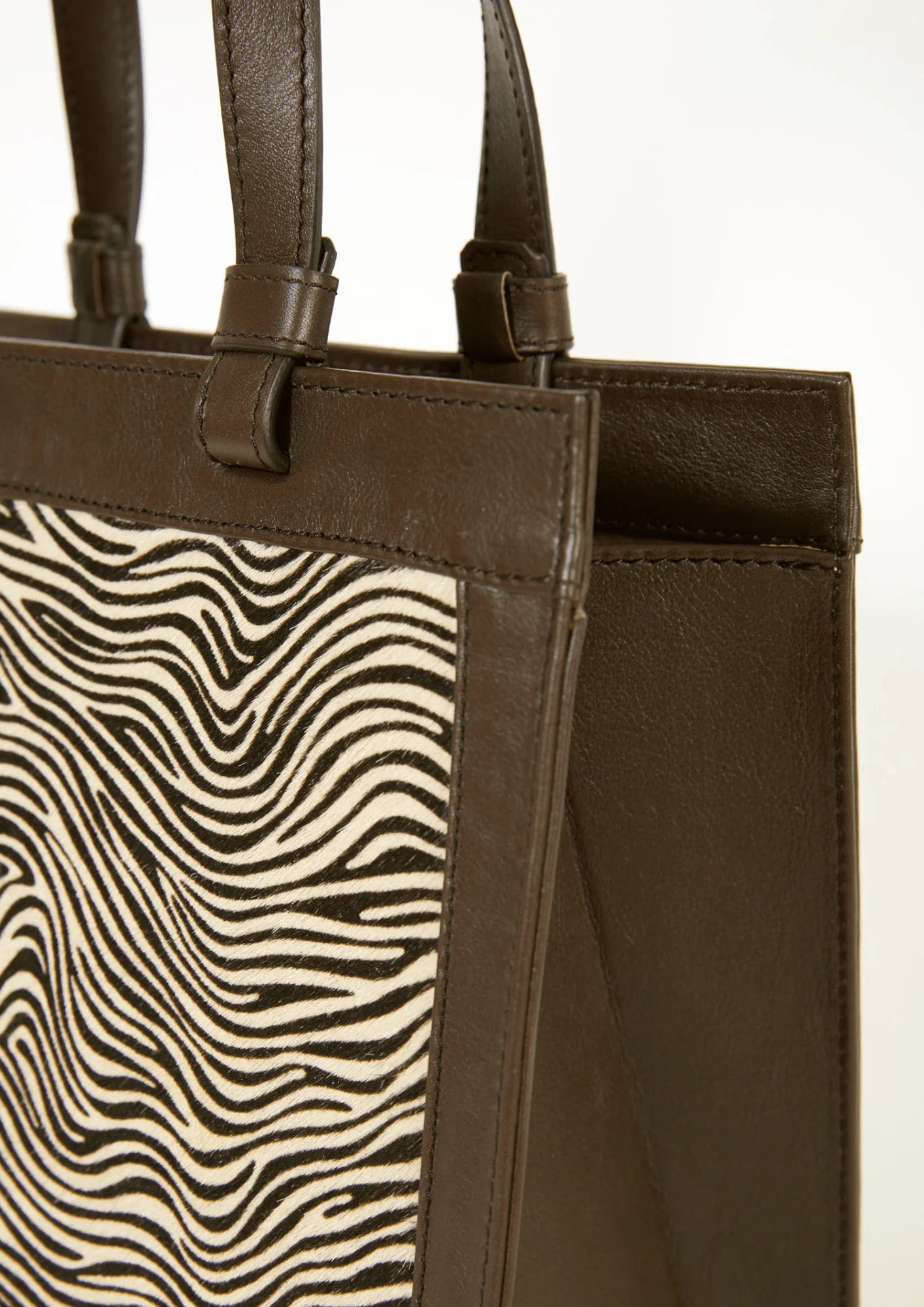 Braune Safari -Handtasche