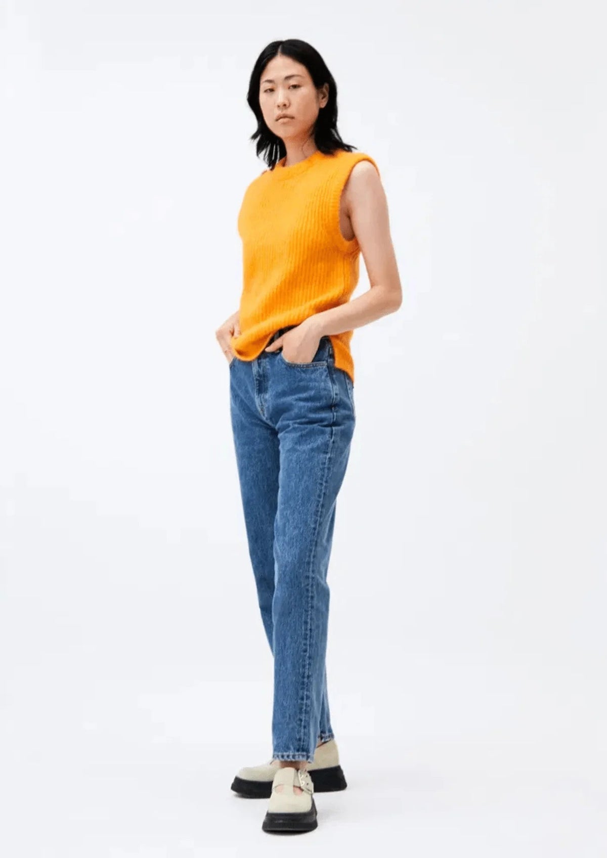 ORANGE WOOL KNIT VEST