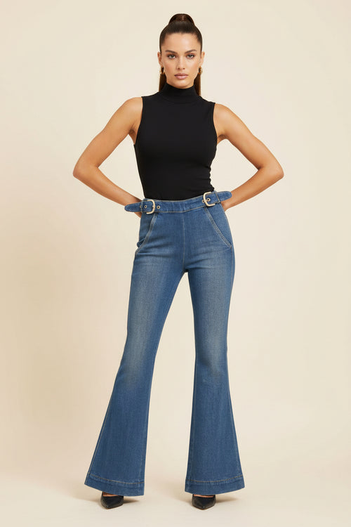 BUCKLE WAIST FLARED JEANS