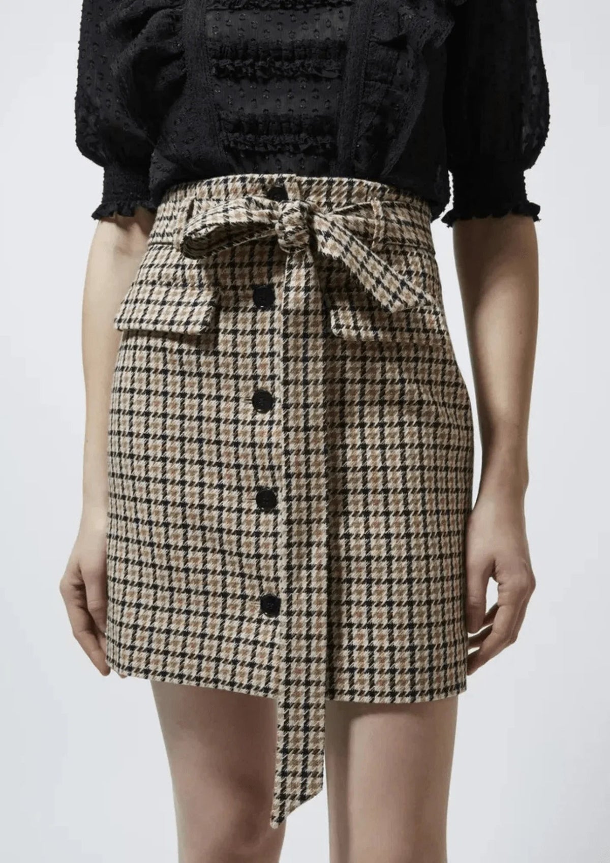 HIGH-WAISTED WOOL SKIRT