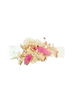 Bracelet avec des fleurs séchées