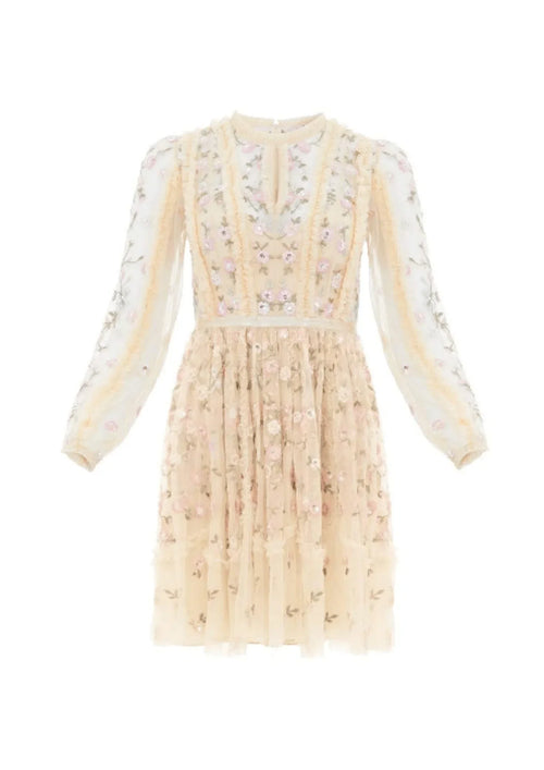 Robe en tulle brodée florale