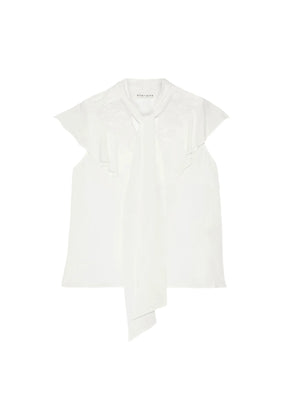 Aus weißer Bluse
