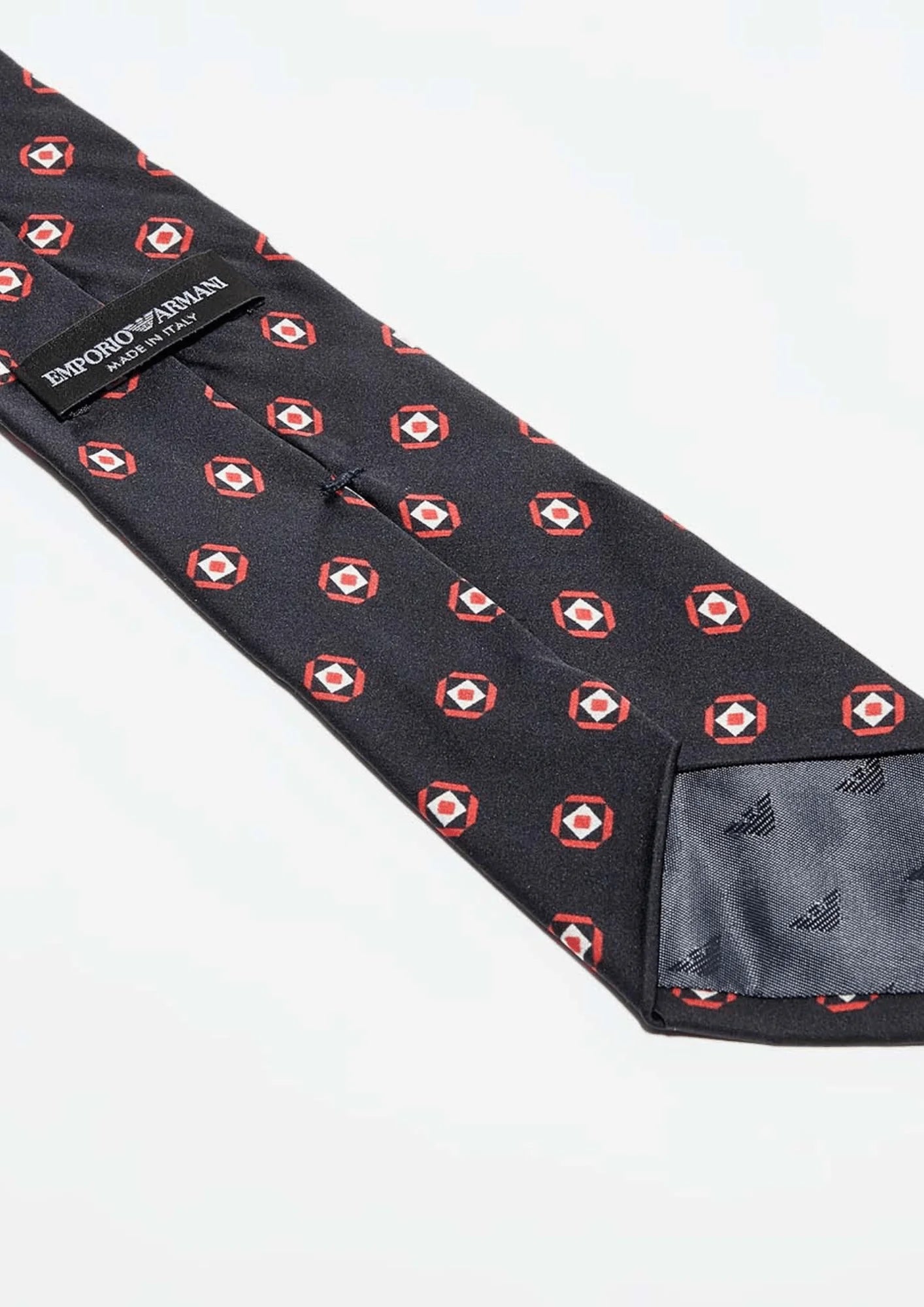 BLACK SILK TIE WITH RED AND WHITE PATTERN