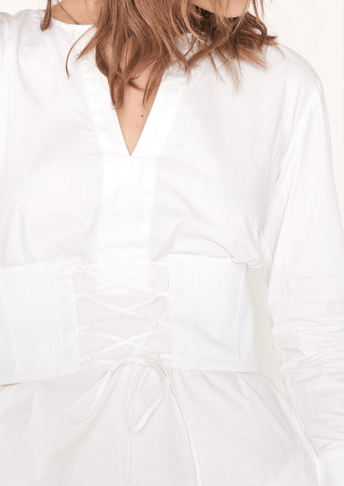 WHITE SHIRT WITH WIDE WAISTBAND