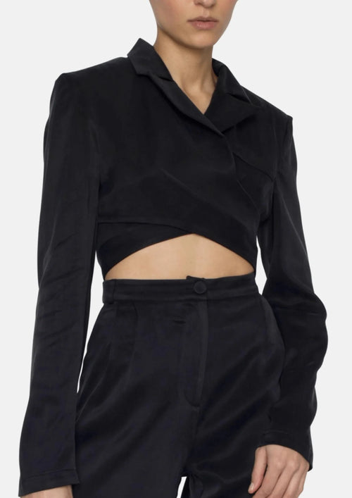BLACK CUT OUT TOP