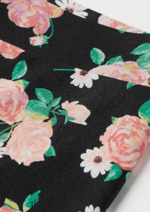 SCHWARZE RADSHORTS MIT BLUMENMUSTER