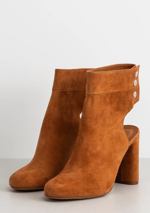 CAMEL SUEDE BOOTS
