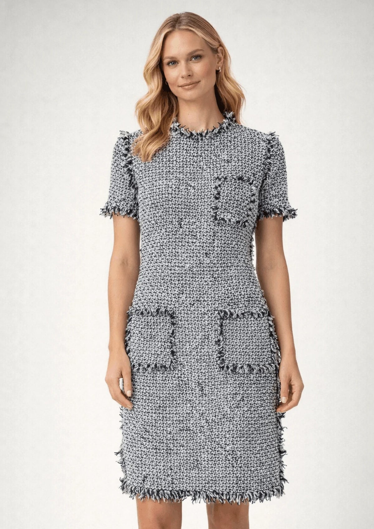 ROBE EN TWEED BLEU EFFILOCHÉ