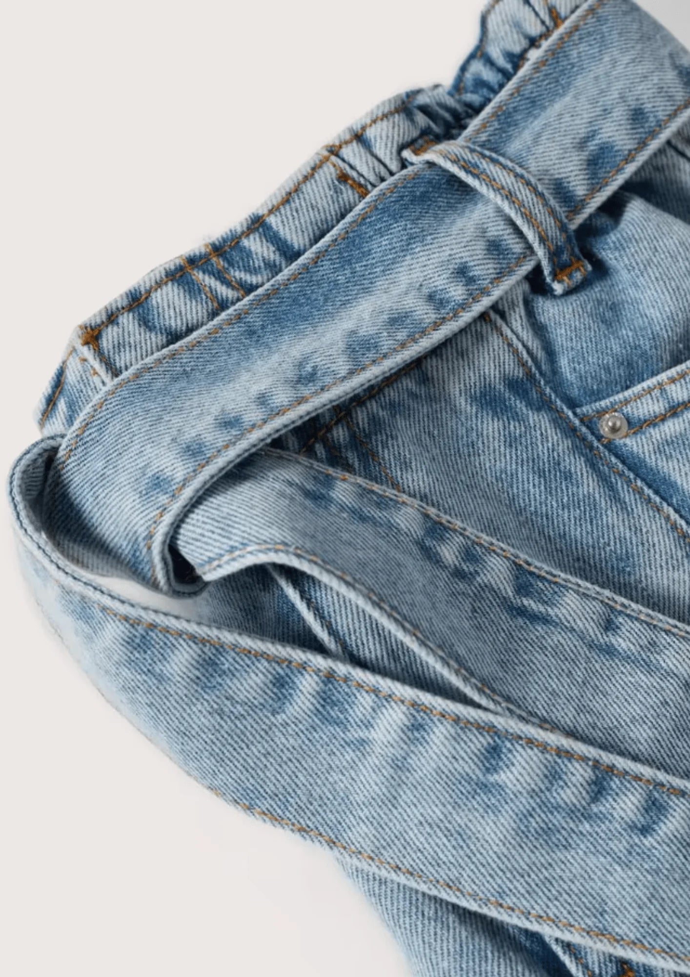 Papierbeutel -Jeans -Shorts