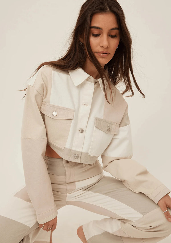 VESTE COURTE EN JEAN PATCHWORK