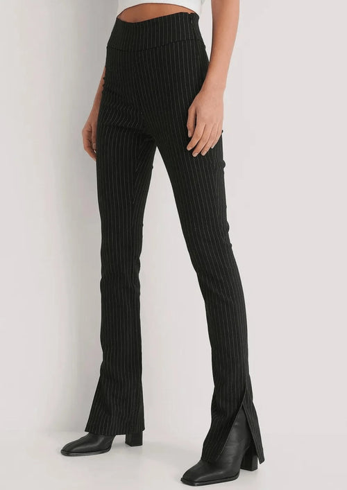 Pantalon à rayures noires