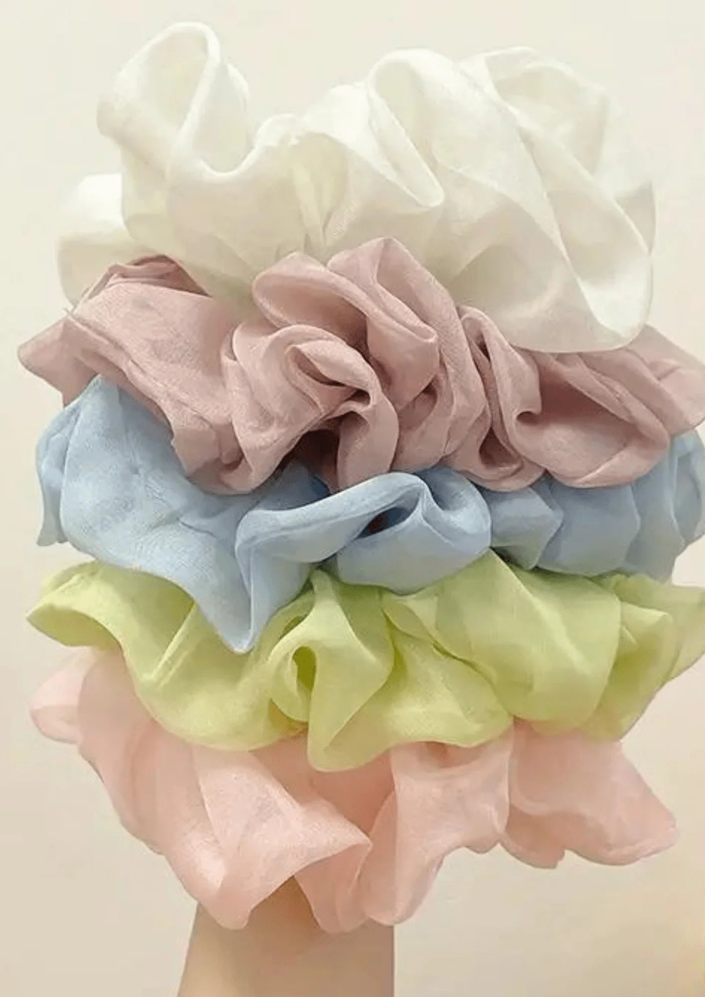 LIGHT BLUE RUFFLED SCRUNCHIE