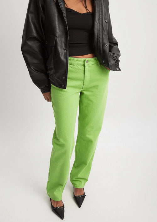 GRÜNE GERADE JEANS