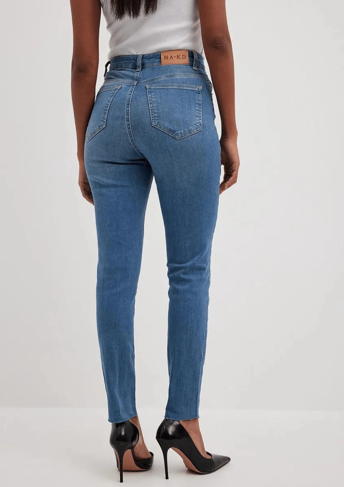 HIGH-WAISTED SKINNY JEANS