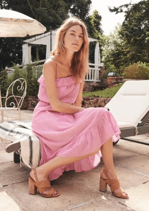 Ecru rosa von weißem Top