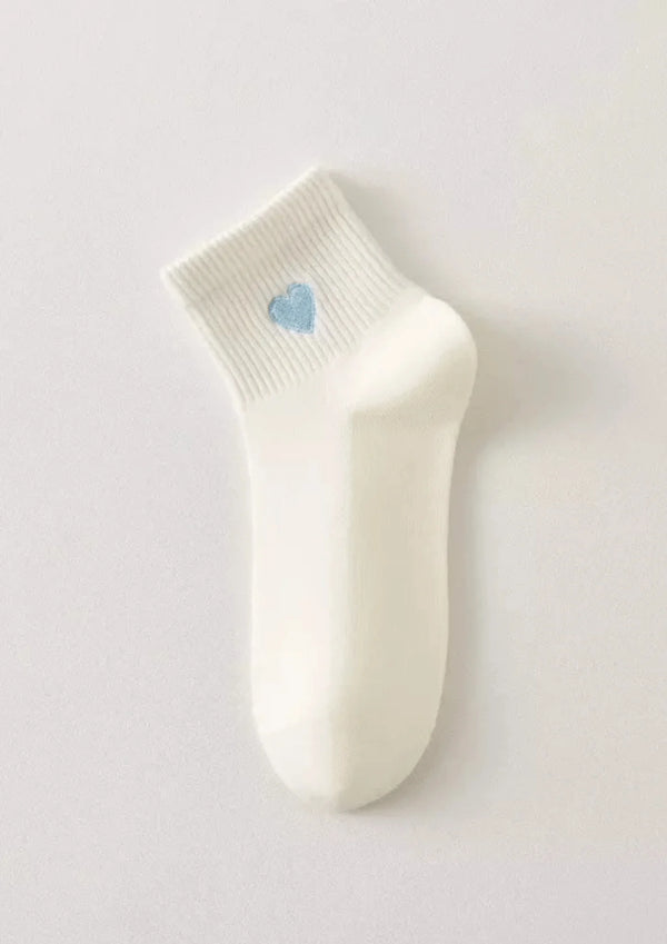 Chaussettes longues à cœur blanc et rouge