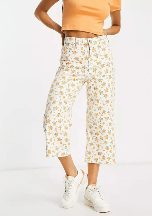 Pantalon floral de trois quarts