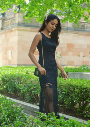 BLACK FLORAL LACE MAXI DRESS