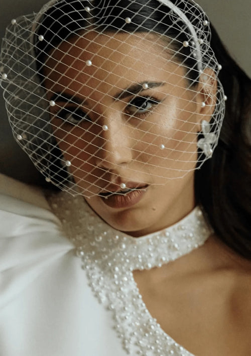 WHITE BRIDAL FASCINATOR