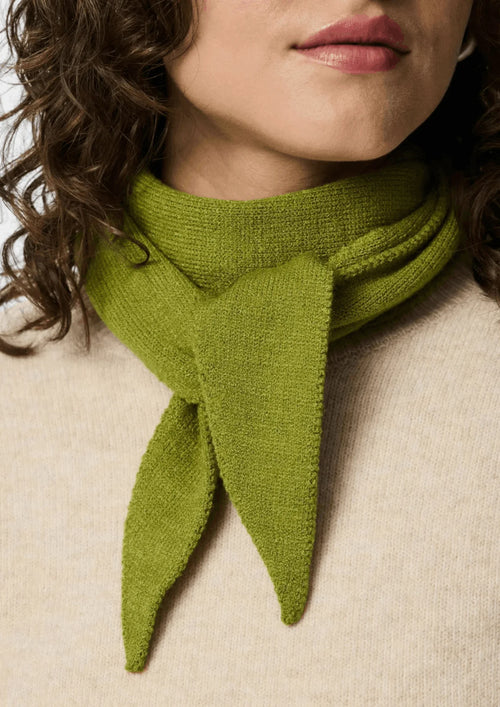 GREEN KNIT BANDANA SCARF