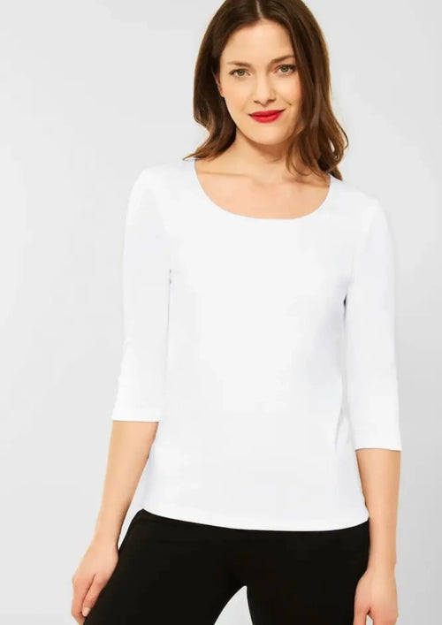 WHITE 3/4 LONG-SLEEVED TOP