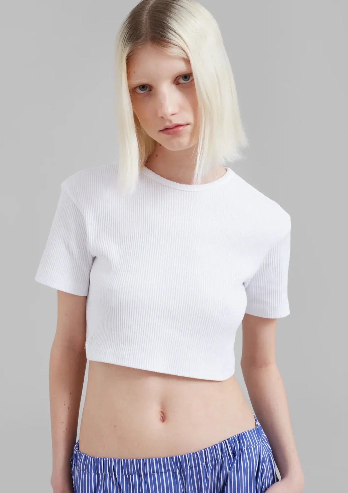 WHITE NICO CROPPED TEE