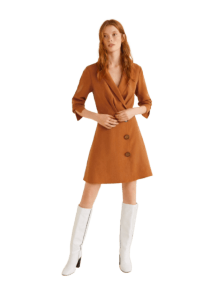 Braunes Kleid mit Knöpfen