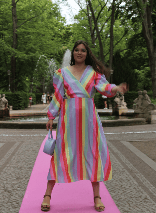 Robe à paillettes multicolores