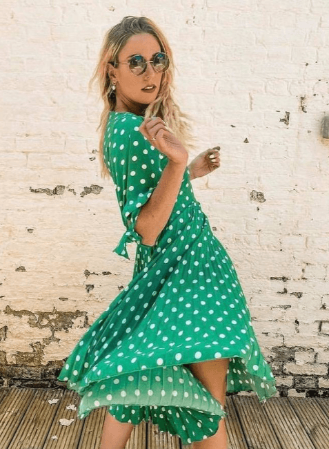 GREEN V-NECK PLEATED DRESS